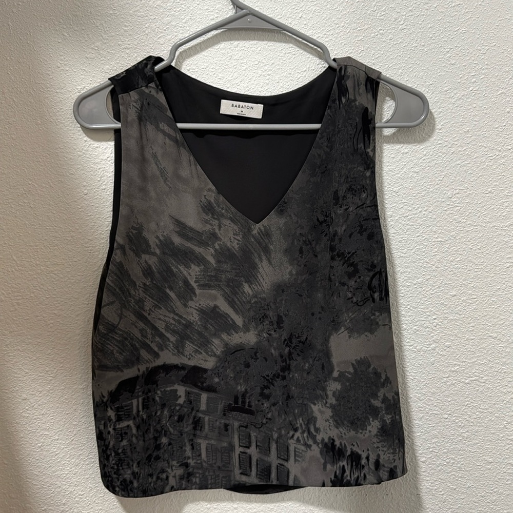 Aritzia Babaton sleeveless grey blouse. Size medium. Excellent condition.